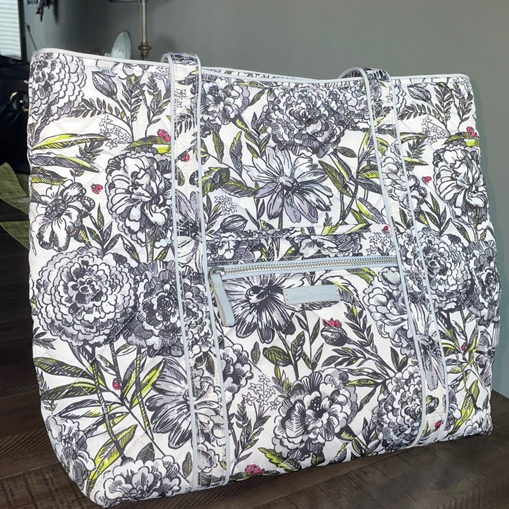 Vera Bradley Banquet Bouquet Special Edition Vera Tote